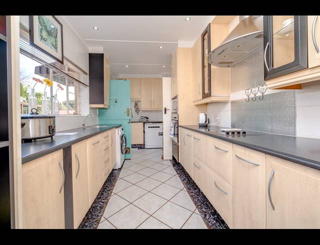 5 BEDROOM HOUSE FOR SALE IN ROBINDALE